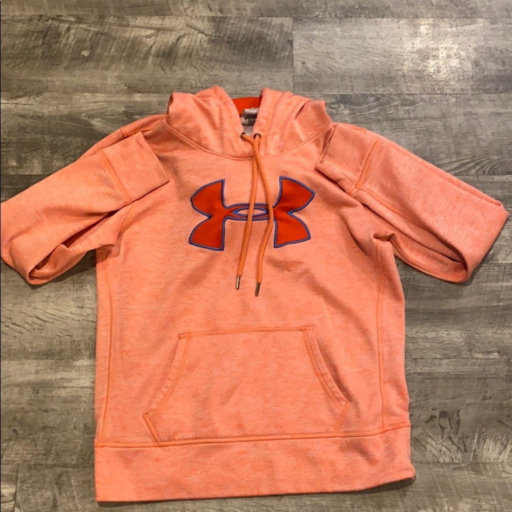 Size small underarmour hoodie